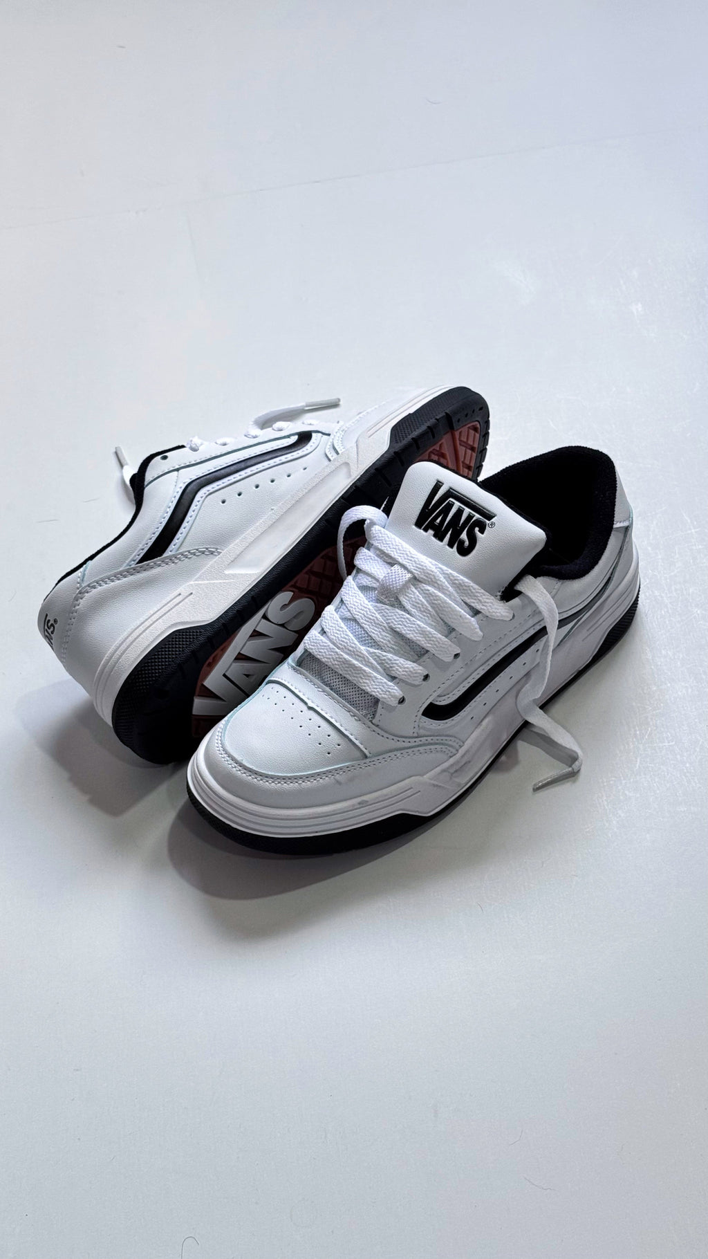vans hylane blanca Negra