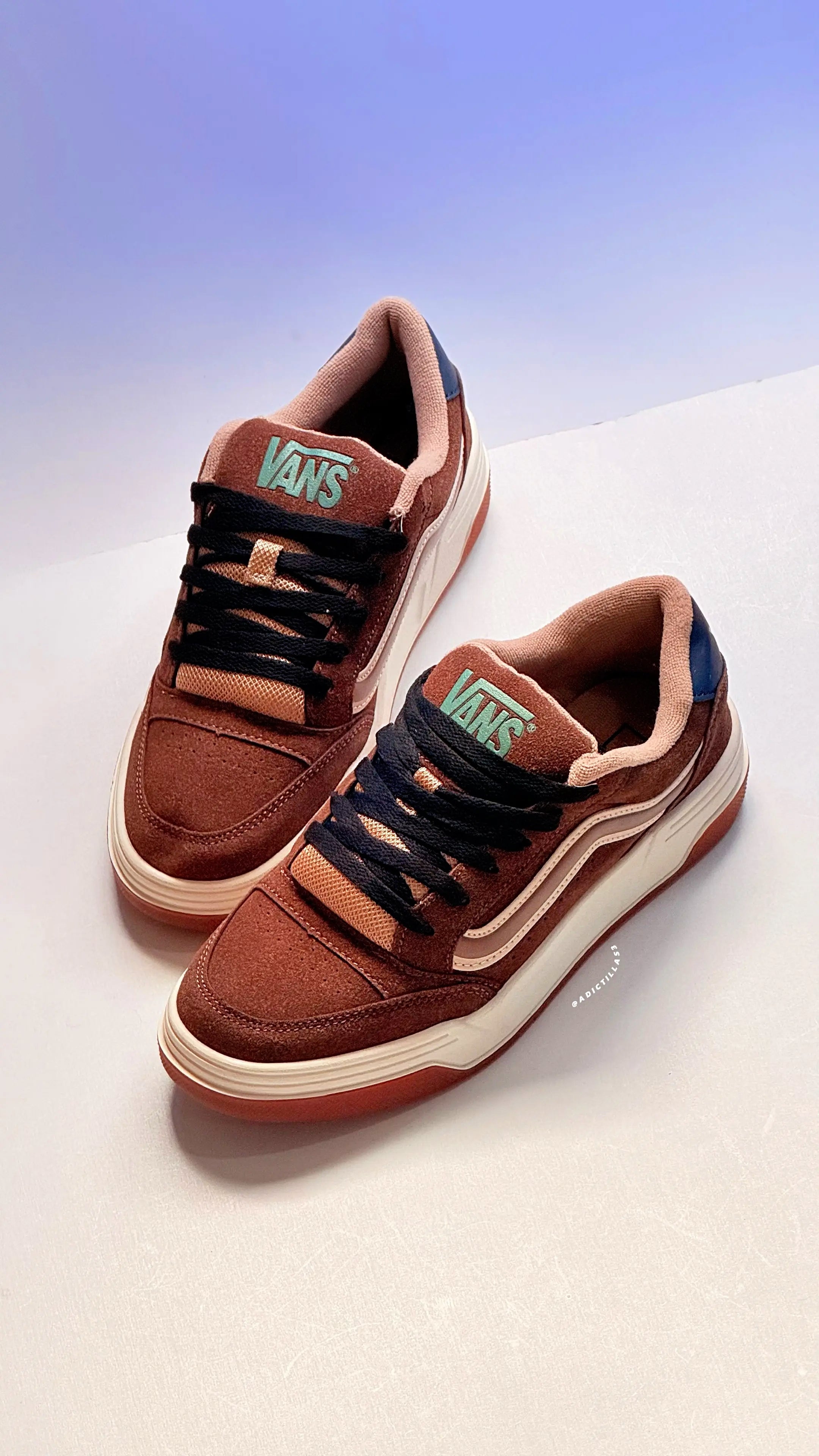vans hyland cafe