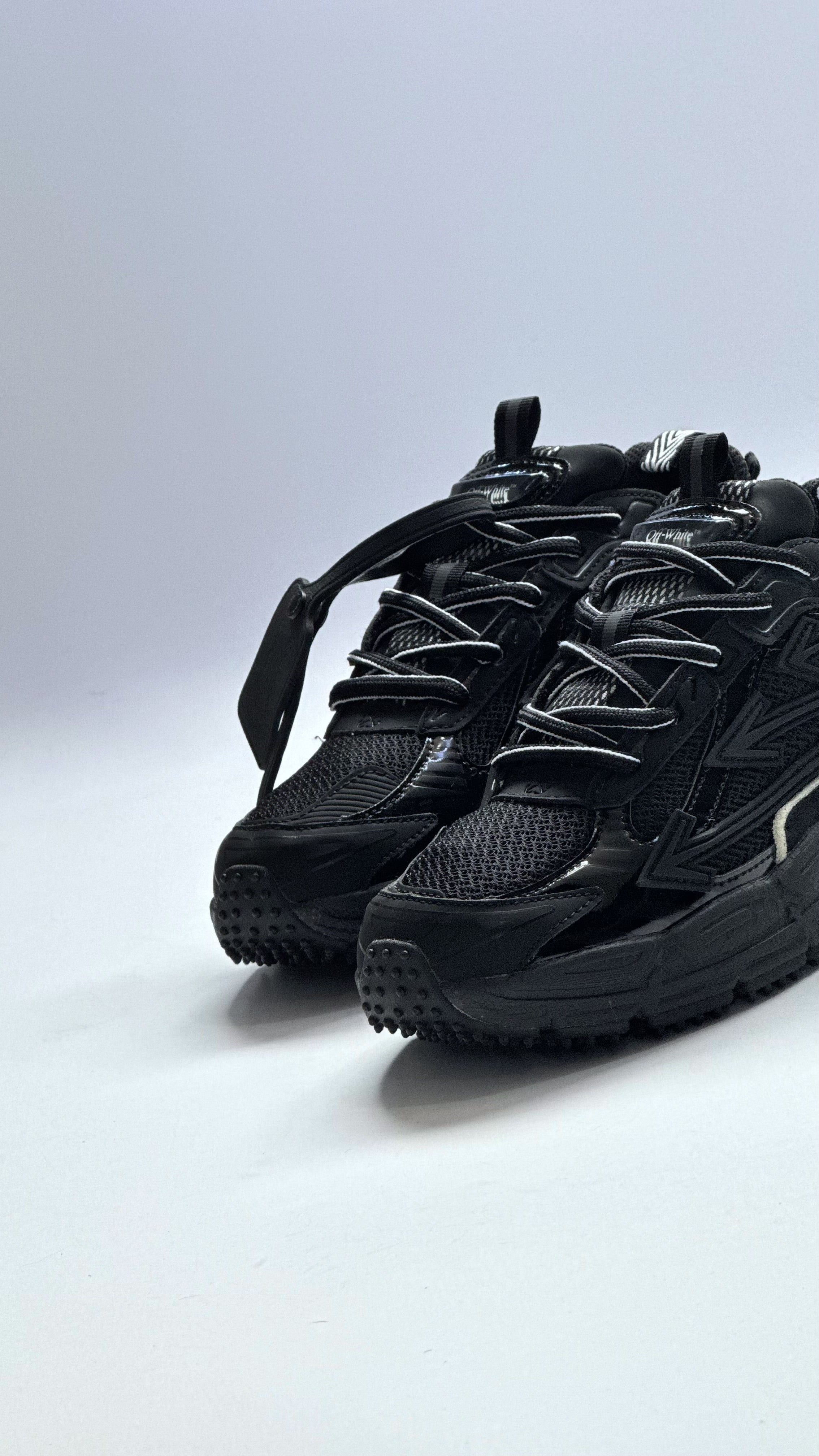 Off-White Negra