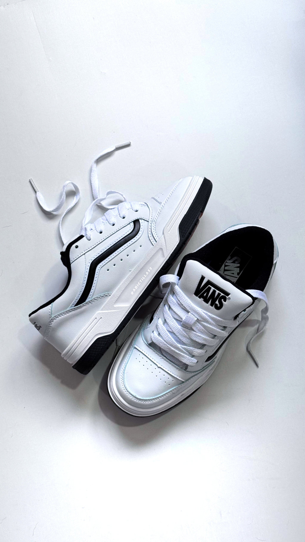 vans hylane blanca Negra